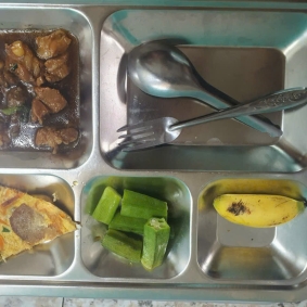 Khay cơm mẫu suất ăn công nghiệp mỹ phước 3