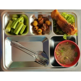 Khay cơm mẫu suất ăn công nghiệp bình dương  Chia sẻFacebookTwitterMessenger